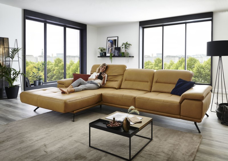 Ecksofa - 3-Sitzer mit Longchair links, Relaxfunktion (motorisch), Sitztiefe verstellbar (manuell), Leder, Kurkuma