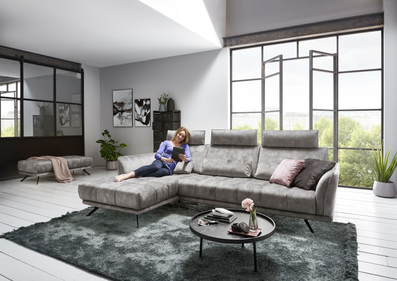 Ecksofa - Longchair links mit 3-Sitzer, Relaxfunktion (motorisch), Sitztiefe verstellaber (manuell),Velourstoff, Silbergrau