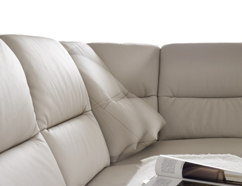 Wohnlandschaft EM St. Gallen - Hocker links, Relax-Eckteil, 3-Sitzer rechts, Leder, Natur