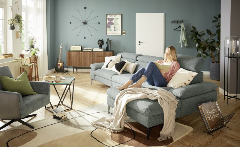 Ecksofa Felipa - 3-Sitzer mit Longchair rechts inkl. Relaxfunktion (motorisch), Armlehne und Kopfteil verstellbar, Stoff, Graugrün