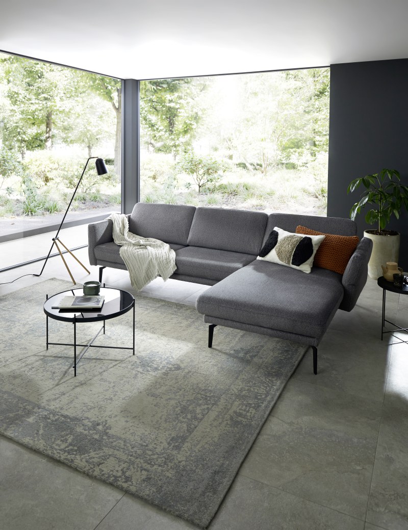 Ecksofa Estrela - 2,5-Sitzer mit Longchair rechts inkl. Rücken-/Armlehnen- und Sitztiefenverstellung, Stoff, Grau